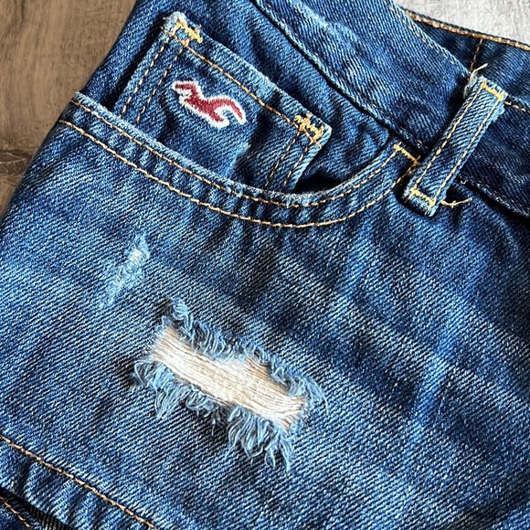 Hollister Denim Distressed Dark Wash Jean Shorty Booty Shorts Size 1 w25 - Picture 4 of 9